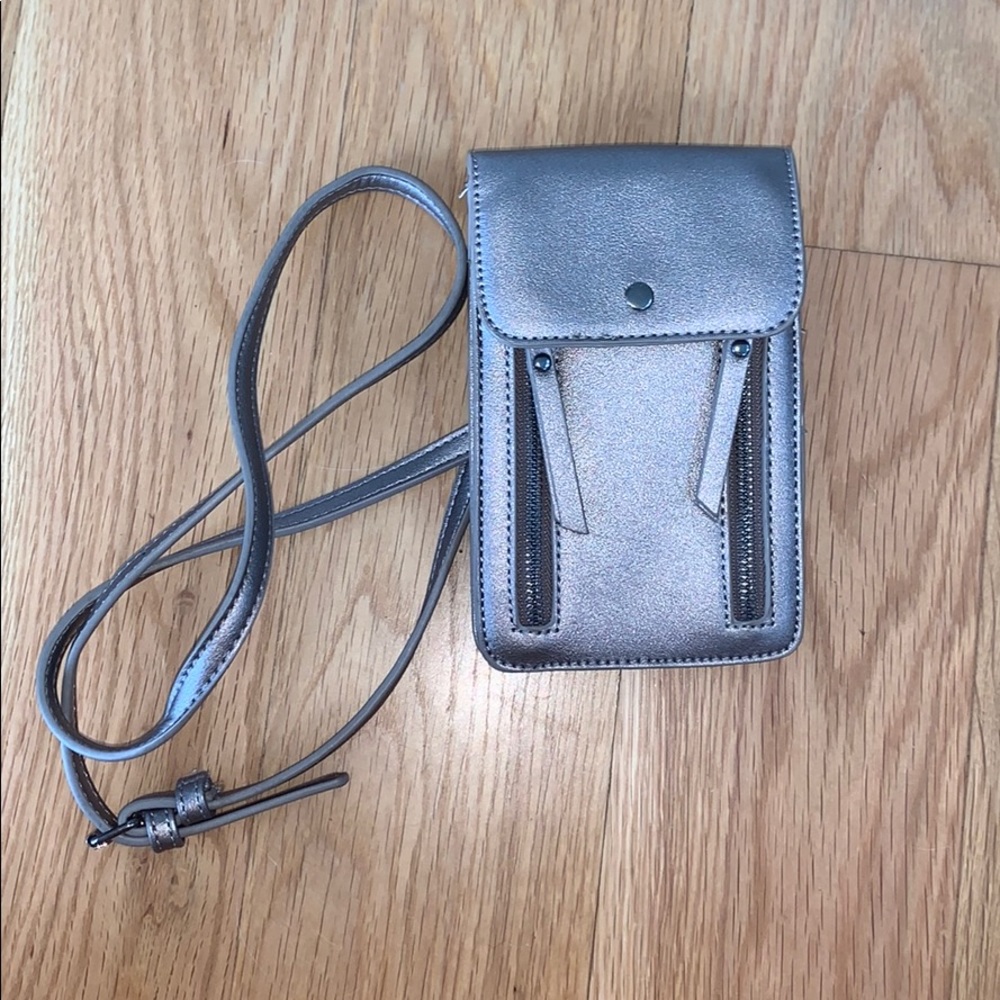 A phone and card purse